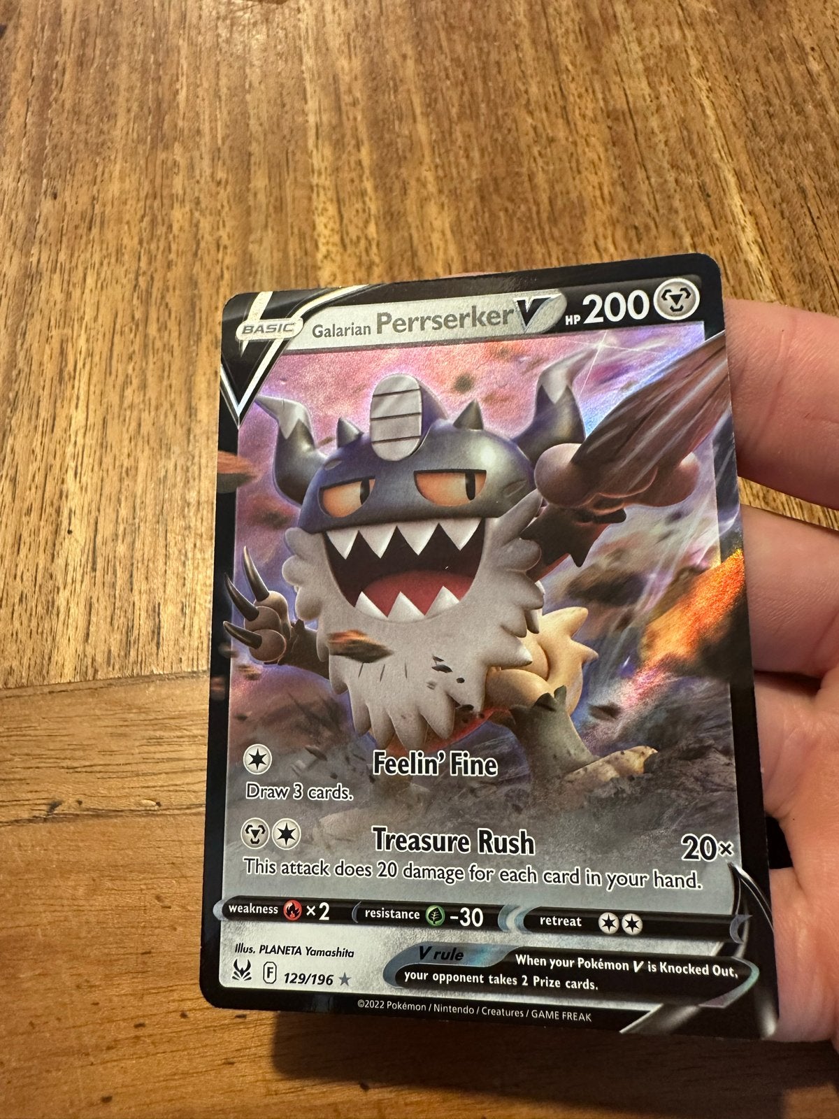 Pokémon Kaart: Galarian Perrserker V (129/196) - Zo goed als, Ophalen of Verzenden, Zo goed als nieuw, Losse kaart