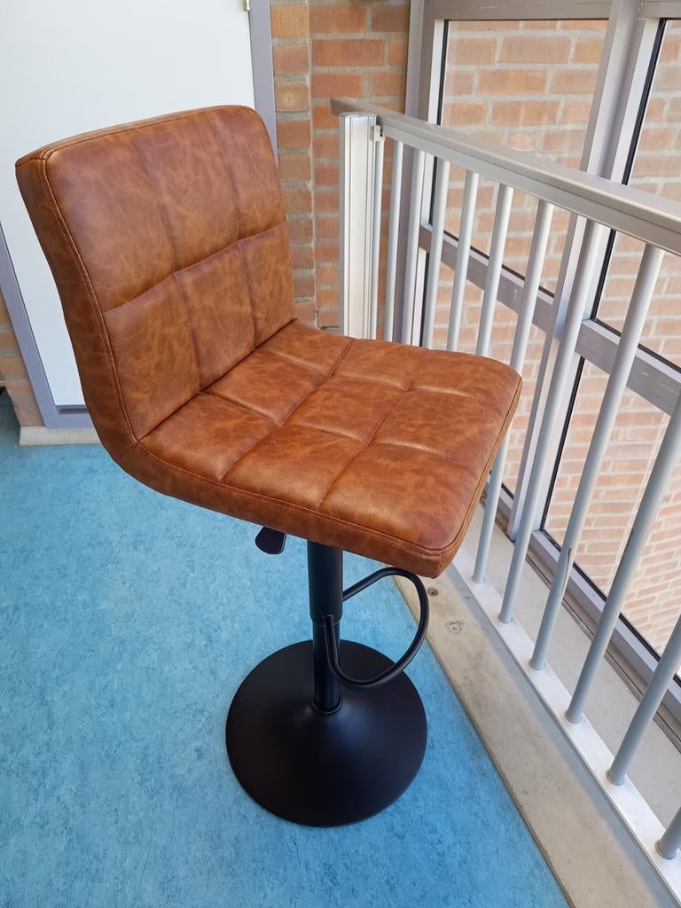 4 barkrukken cognac kleur zgan, Ophalen, Leer, 60 tot 90 cm, Zo goed als nieuw