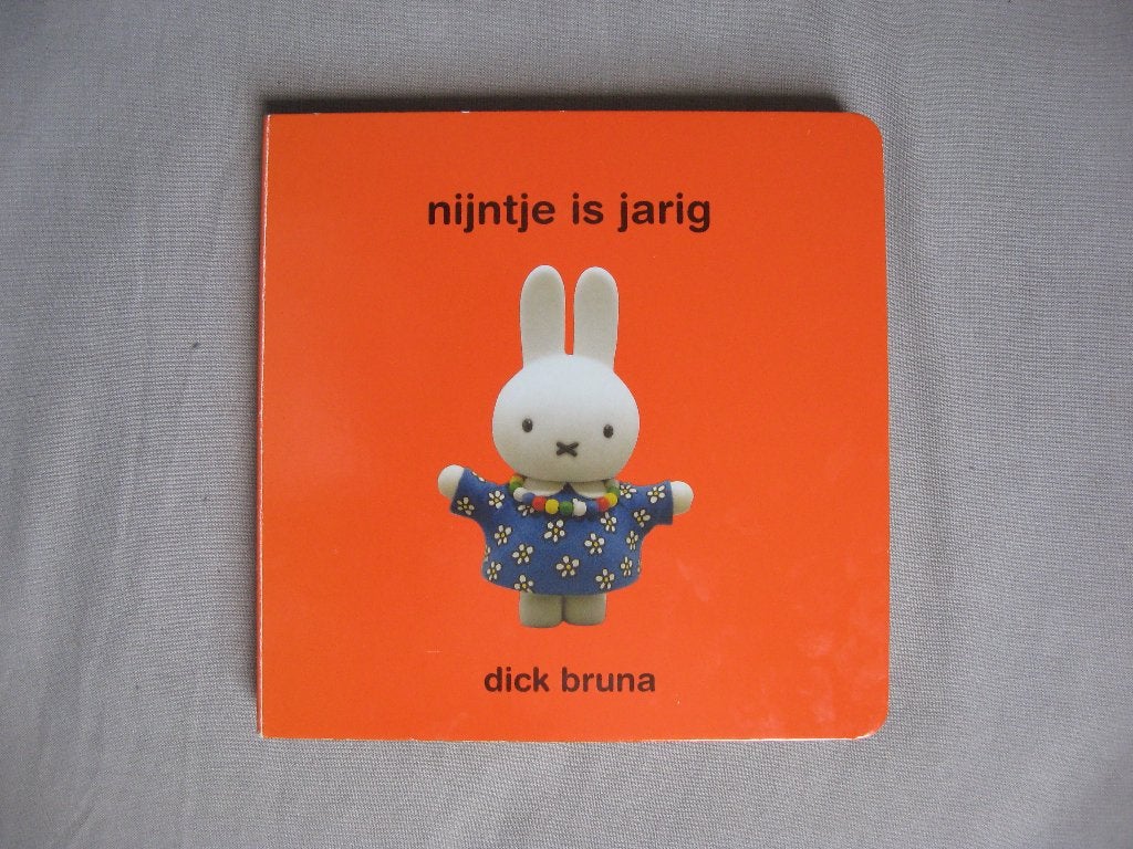 Dick Bruna- nijntje is jarig (kartonboekje om "mee"te lezen), Gelezen, Ophalen of Verzenden, Dick Bruna, 2 tot 3 jaar