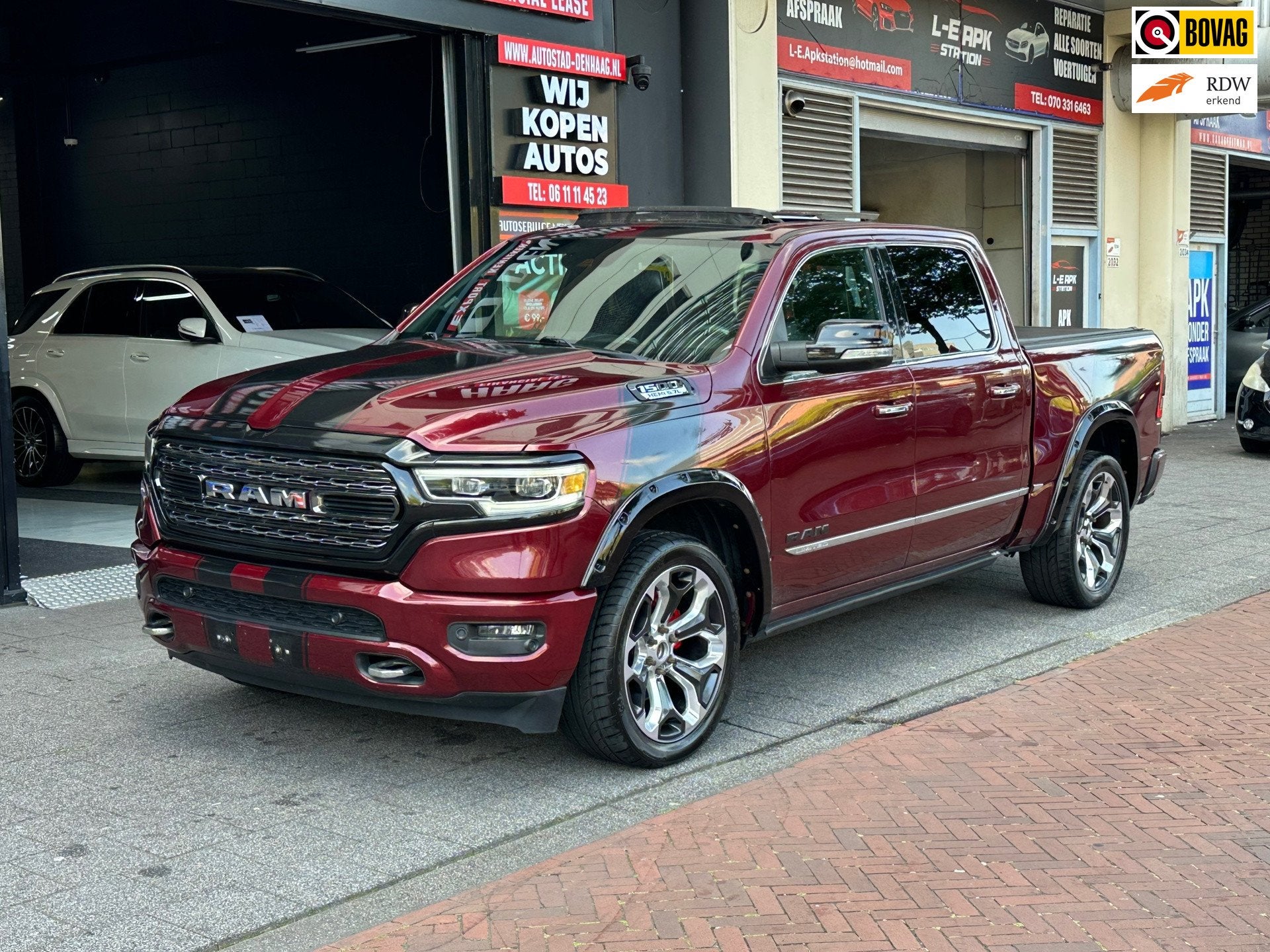 Dodge Ram 1500 5.7 V8 4x4 Crew Cab Limited Leer Pano, Auto's, Automaat, Gebruikt, 5654 cc, Lichtsensor