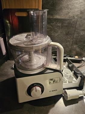 Mooie Bosch foodprocessor voor koken n bakken met opberglade, 1 tot 2 liter, 3 snelheden of meer, Ophalen of Verzenden, Zo goed als nieuw