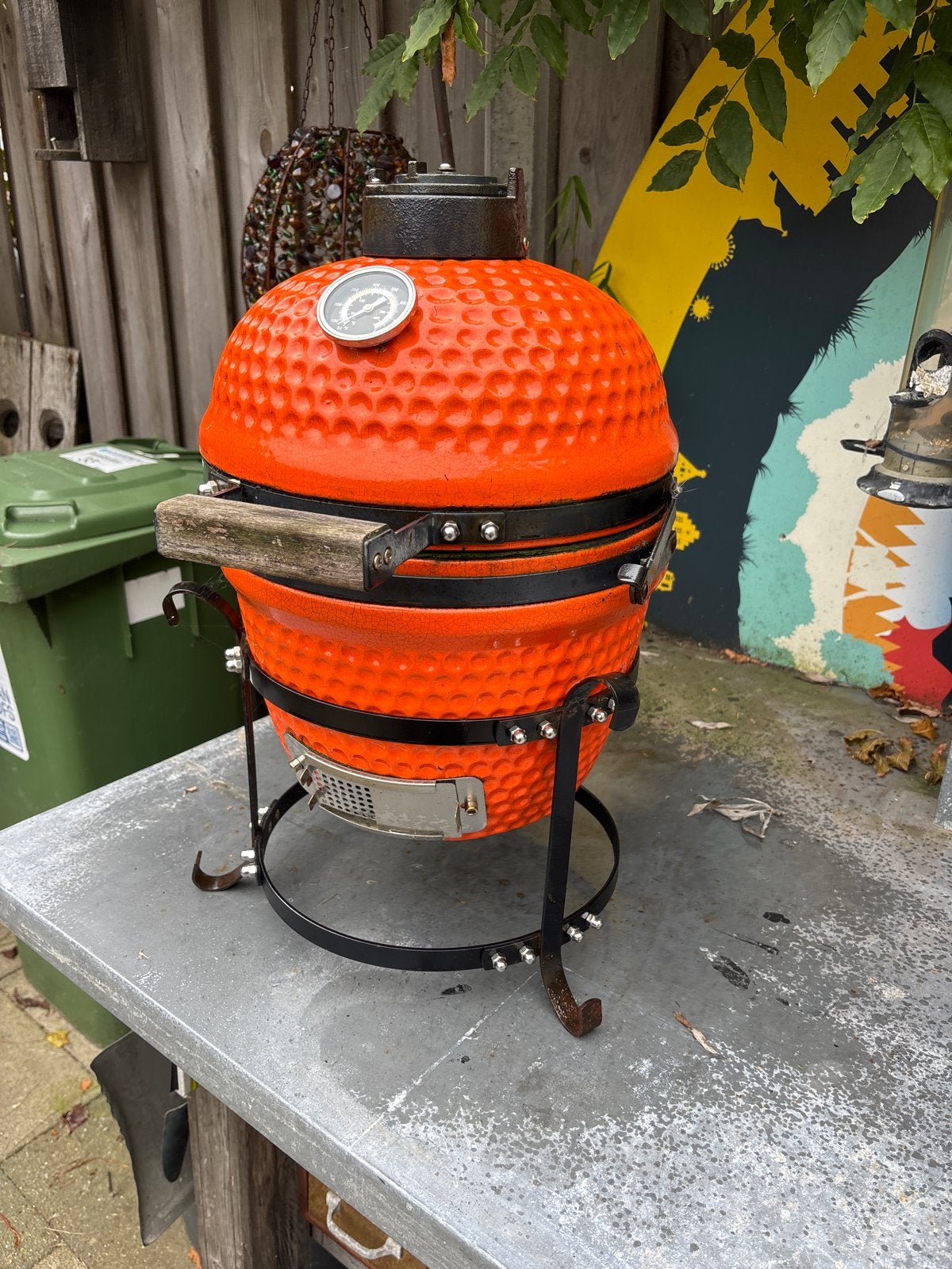 Oranje Kamado BBQ - Compact en Gebruikt, Ophalen, Gebruikt