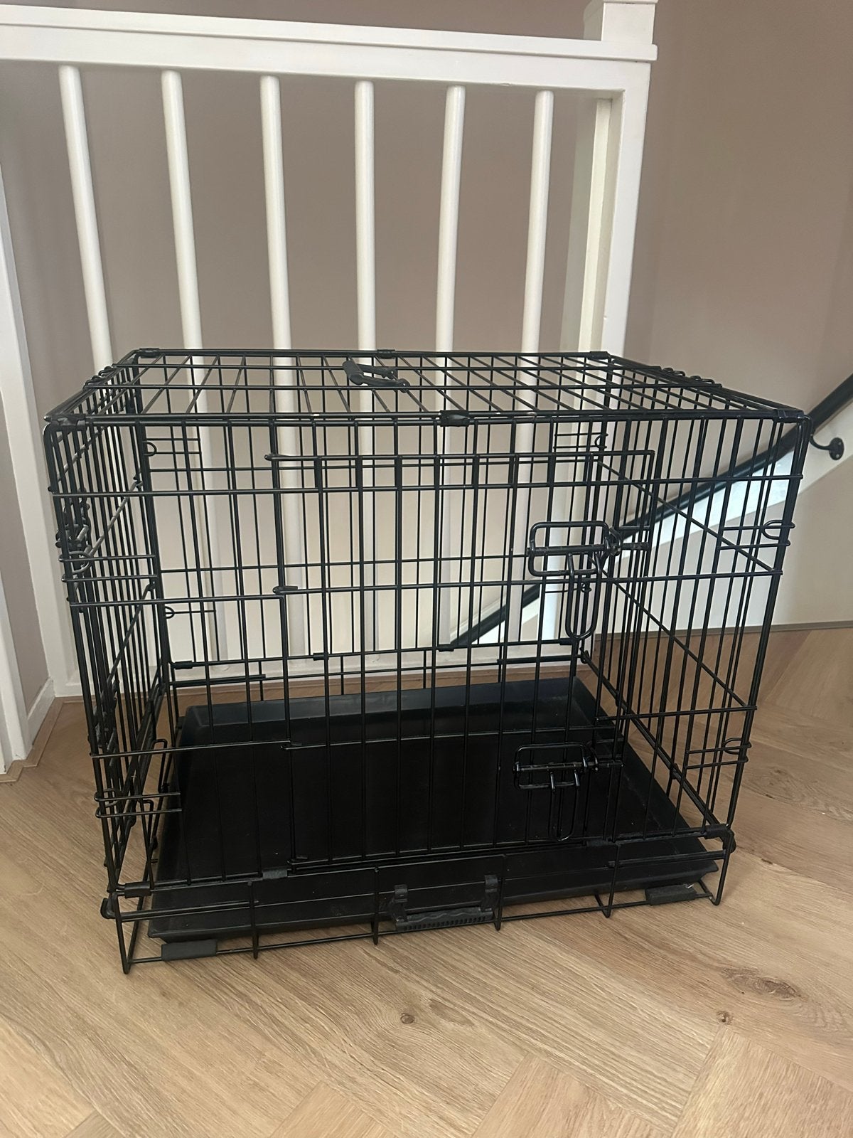Honden bench zwart + gratis kleed, Ophalen, Gebruikt