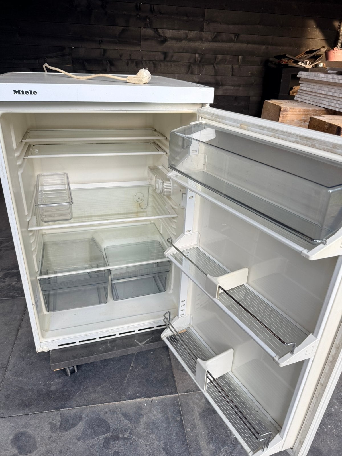 Tekoop goedwerkende Miele koelkast, Ophalen, Zonder vriesvak, Minder dan 85 cm, 100 tot 150 liter