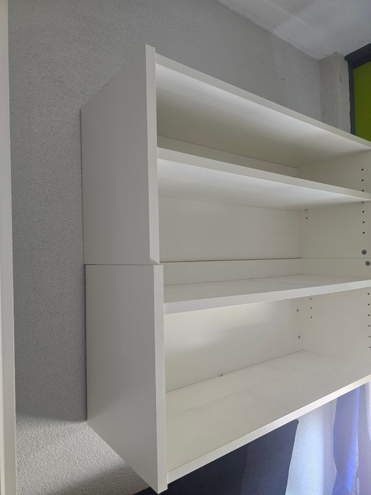 Muurkastje, wit, 80x28x69 cm, prima staat, Ophalen, Met plank(en), 50 tot 100 cm, Zo goed als nieuw