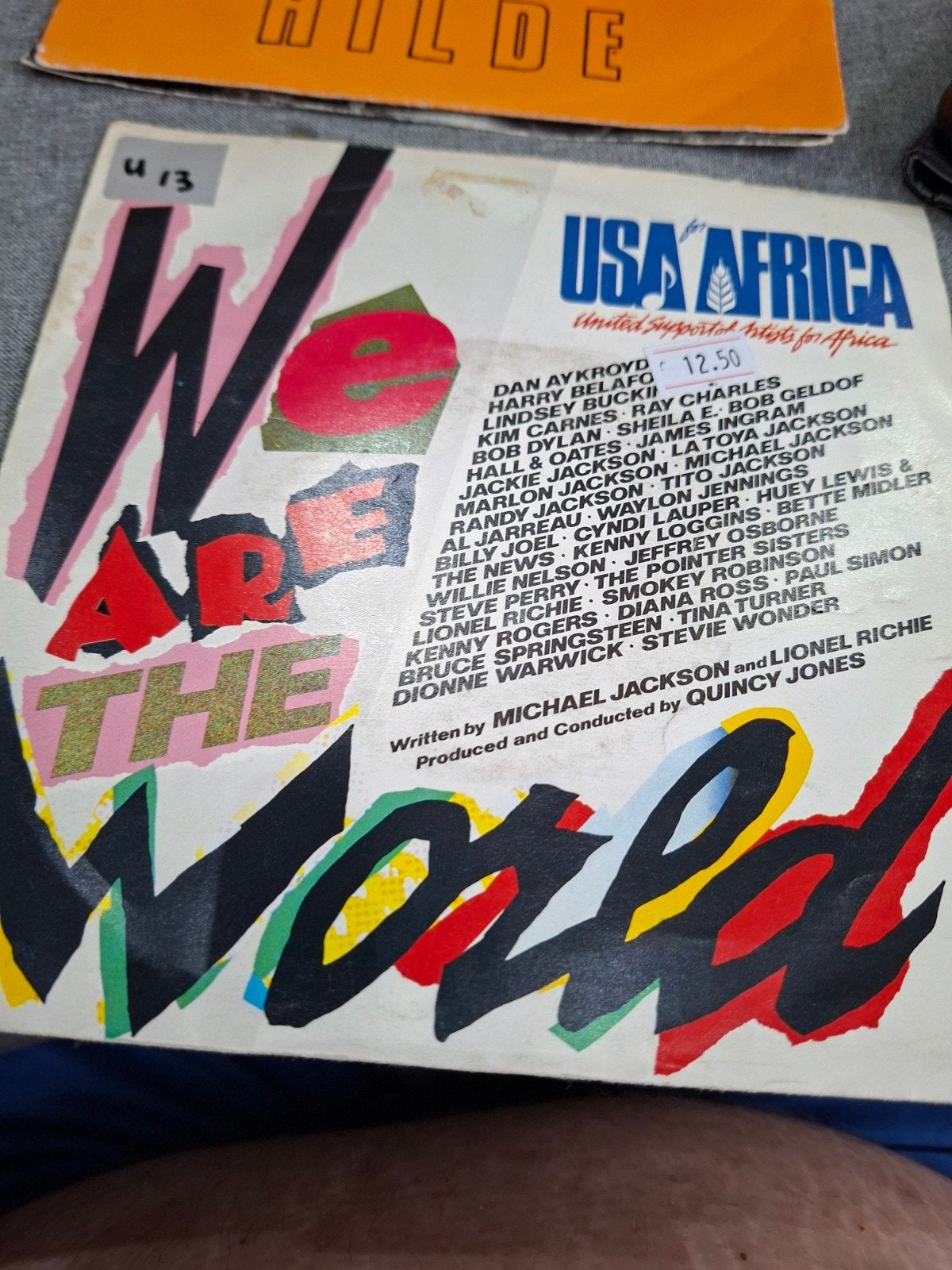 We are the world, Ophalen of Verzenden, Zo goed als nieuw, Nederlandstalig
