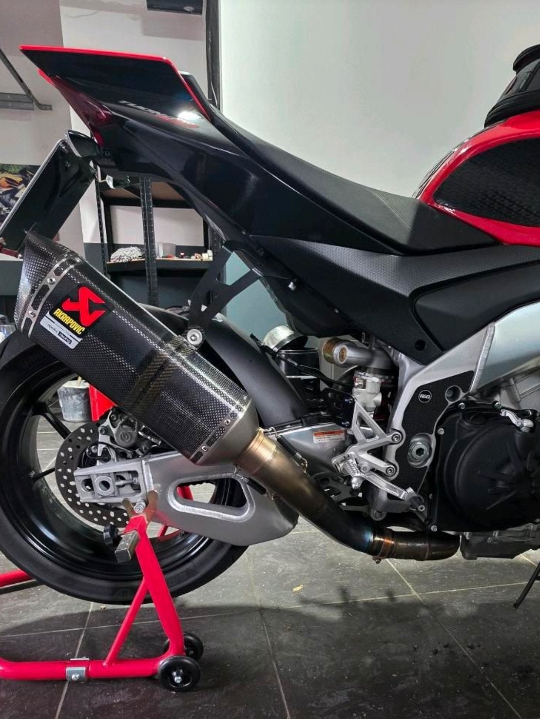Akrapovic Aprilia RSV4/ Tuono v4, Ophalen of Verzenden, Gebruikt
