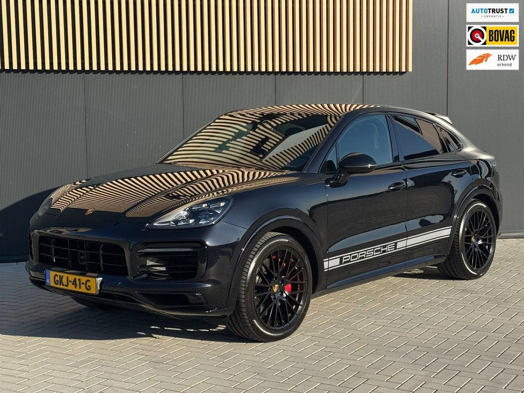 Porsche Cayenne Coupé 4.0 GTS V8 |Pano|Alcantara|Chrono|HUD, Cayenne, 4 stoelen, Zwart, Bedrijf