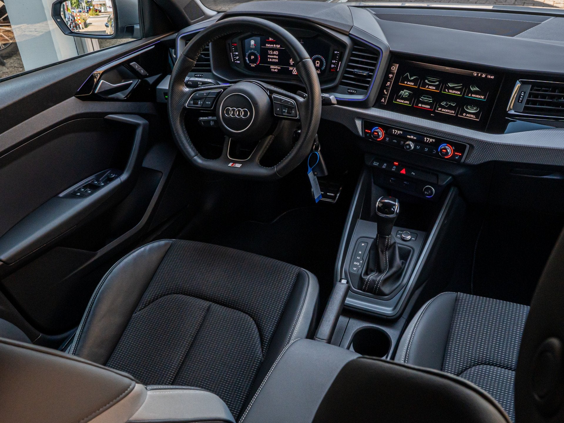 Audi A1 Sportback 40 TFSI S Line BLACK OPTIC 17 INCH LED VIR, Auto's, Dealer onderhouden, Euro 6, 4 cilinders, 1984 cc