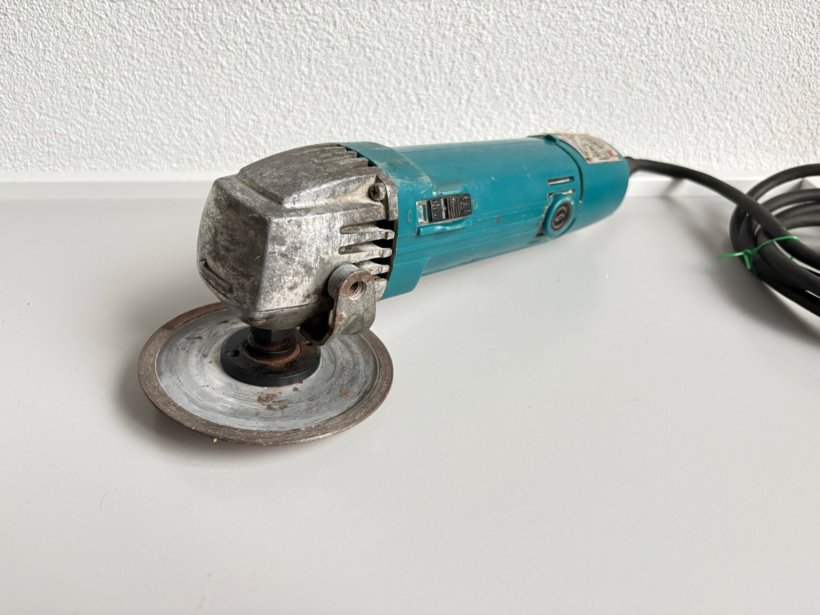 Makita 9515B Haakse Slijper, Ophalen of Verzenden, Gebruikt, Minder dan 700 watt, Haakse handslijpmachine