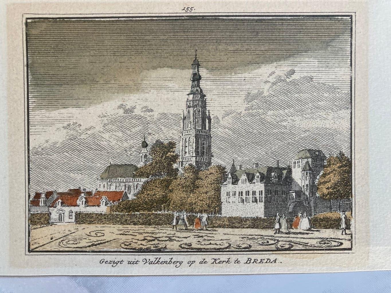 Gezigt uit Valkenberg op de Kerk te Breda, 1732, in kleur!, Antiek en Kunst, Stadsgezicht, Gesigneerd, Ophalen of Verzenden, Gravure