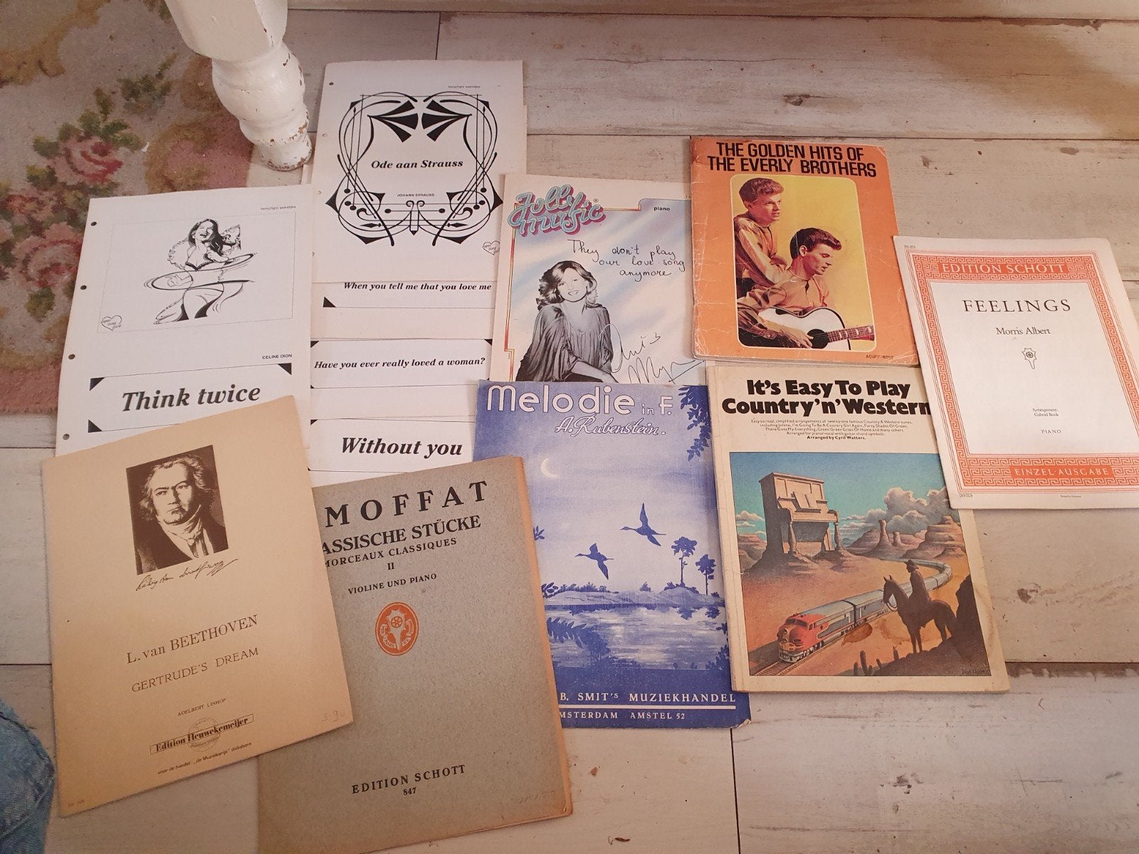 12 blad muziek boek  piano, Verzamelen, Ophalen of Verzenden