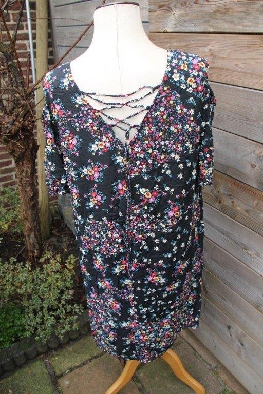 Jurk zwart bloem Ulla Popken mt 44 Cold Shoulder Vaste prijs, Zwart, Maat 42/44 (L), Ulla Popken, Ophalen of Verzenden