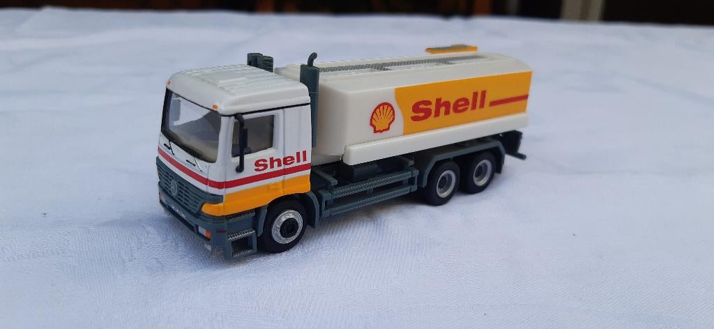 MERCEDES ACTROS 3 AS TANKWAGEN SHELL., Hobby en Vrije tijd, Modelauto's | Overige schalen, Ophalen of Verzenden, Nieuw, Bus of Vrachtwagen