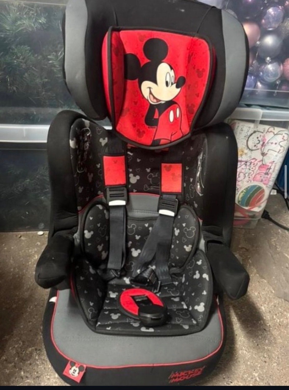 Autostoel met Mickey Mouse - Zo goed als nieuw, Kinderen en Baby's, Autostoeltjes, Autogordel, 9 t/m 18 kg, Zo goed als nieuw