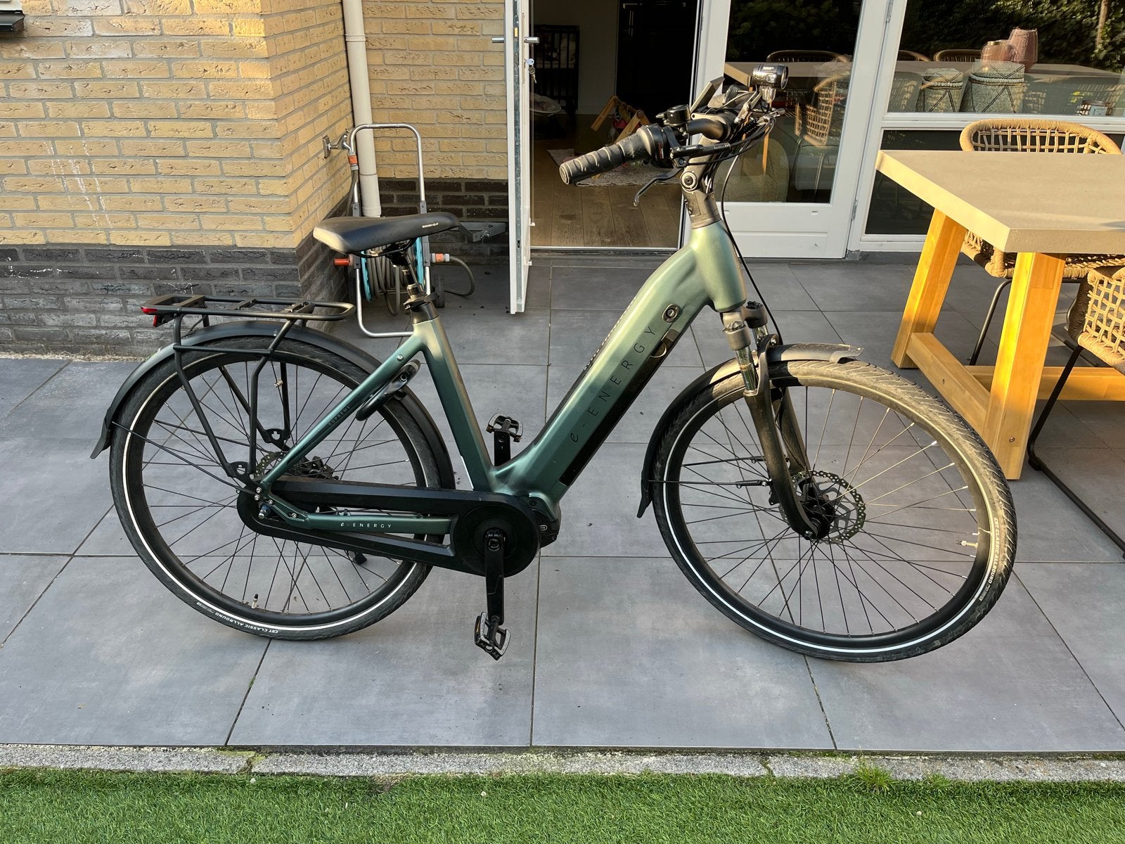 Zo goed als nieuwe Dutch Performance Supreme E-bike, Zo goed als nieuw, 51 tot 55 cm, 50 km per accu of meer, Ophalen