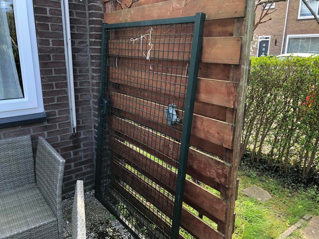 Een stevige robuuste tuindeur, Ophalen, IJzer, Tuinhek