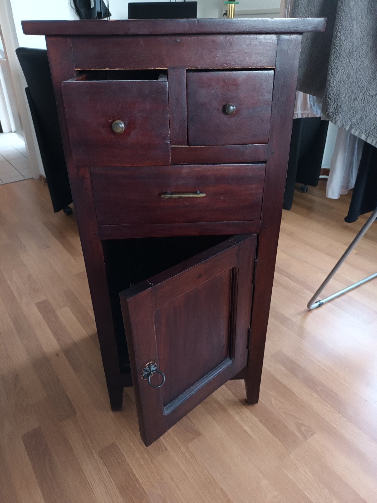 Donkerbruin houten kastje met lades en deurtje, Ophalen, Gebruikt, Minder dan 45 cm, 70 cm of meer