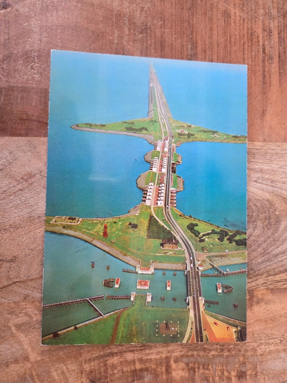 Ansichtkaart Afsluitdijk - Luchtfoto, Verzamelen, Ansichtkaarten | Nederland, Verzenden, 1960 tot 1980, Ongelopen, Friesland