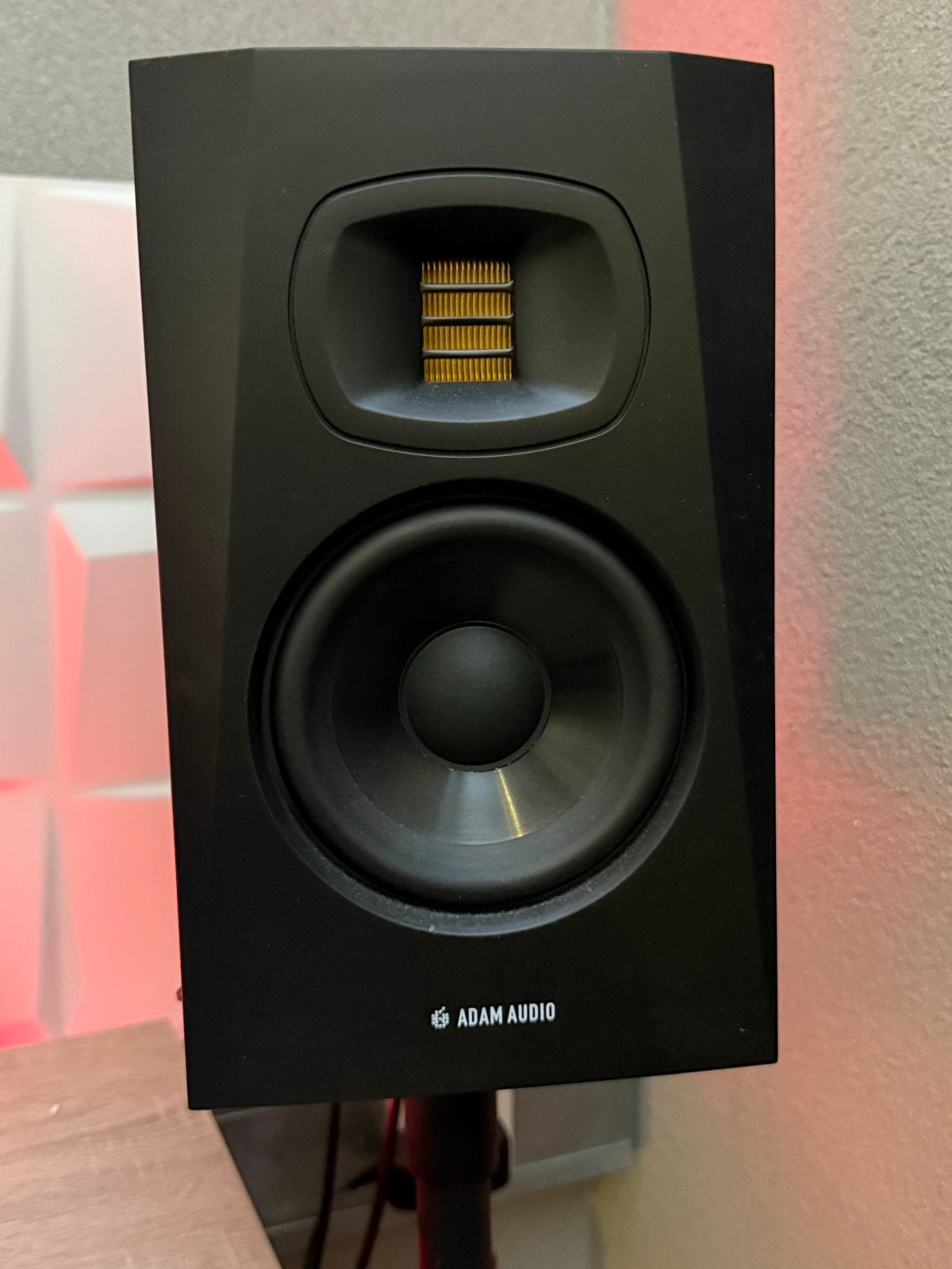 2x ADAM Audio T5V Studiomonitor + standaard, Audio, Tv en Foto, Luidsprekers, Studiomonitor, 120 tot 150 watt, Zo goed als nieuw