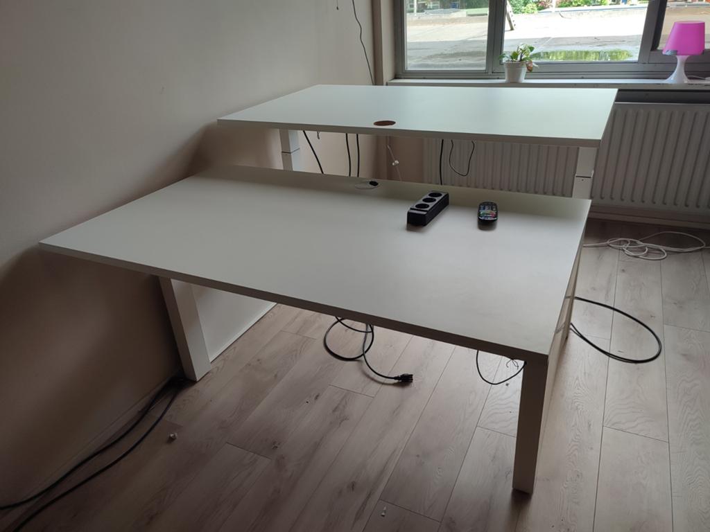 Zit-sta bureau - Elektrisch verstelbaar, Huis en Inrichting, Ophalen, Gebruikt, Spaanplaat of MDF, Overige merken