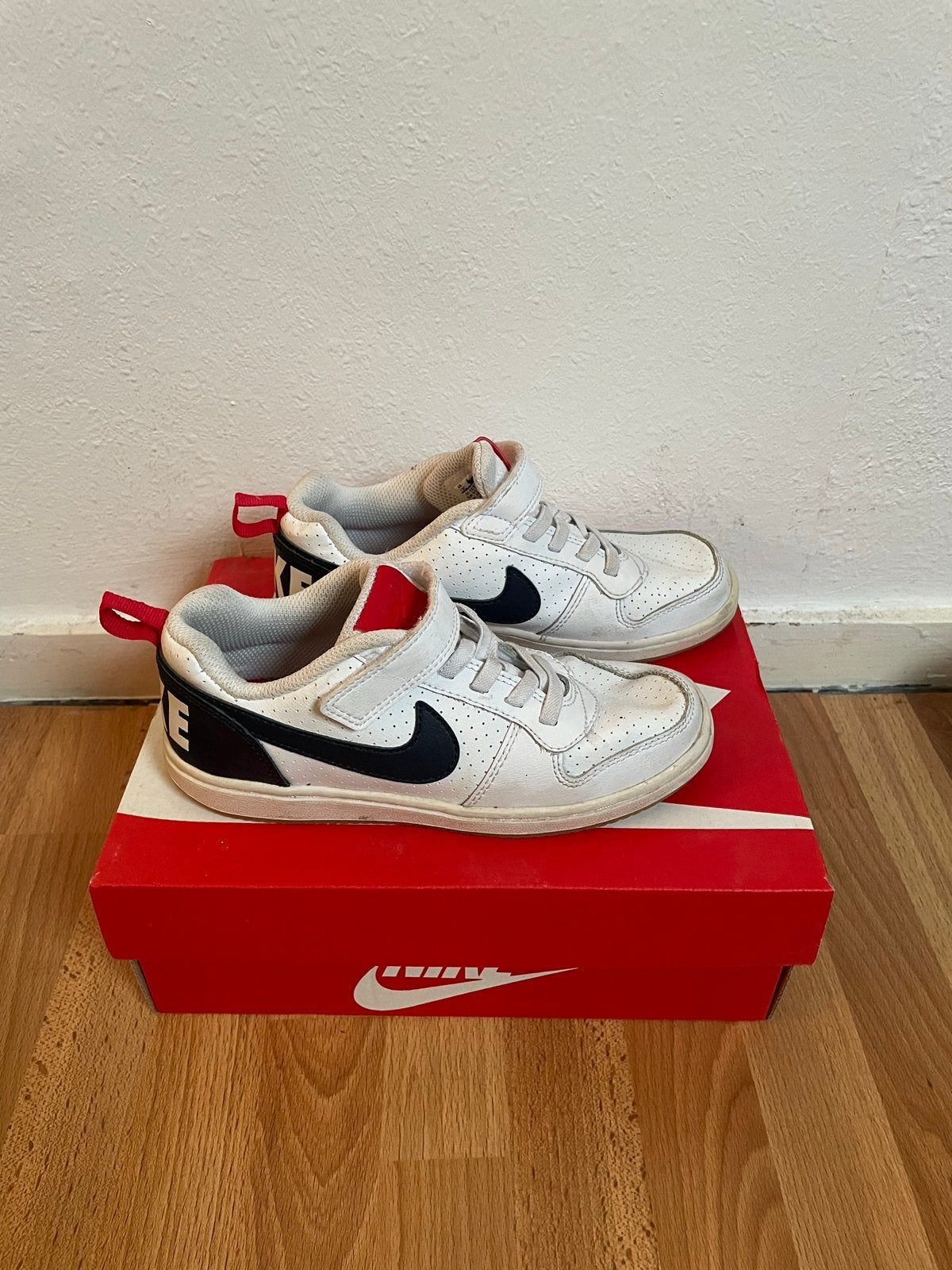 Nike Court Borough Low 2 sneakers maat 31, Ophalen, Wit, Sneakers of Gympen, Gedragen