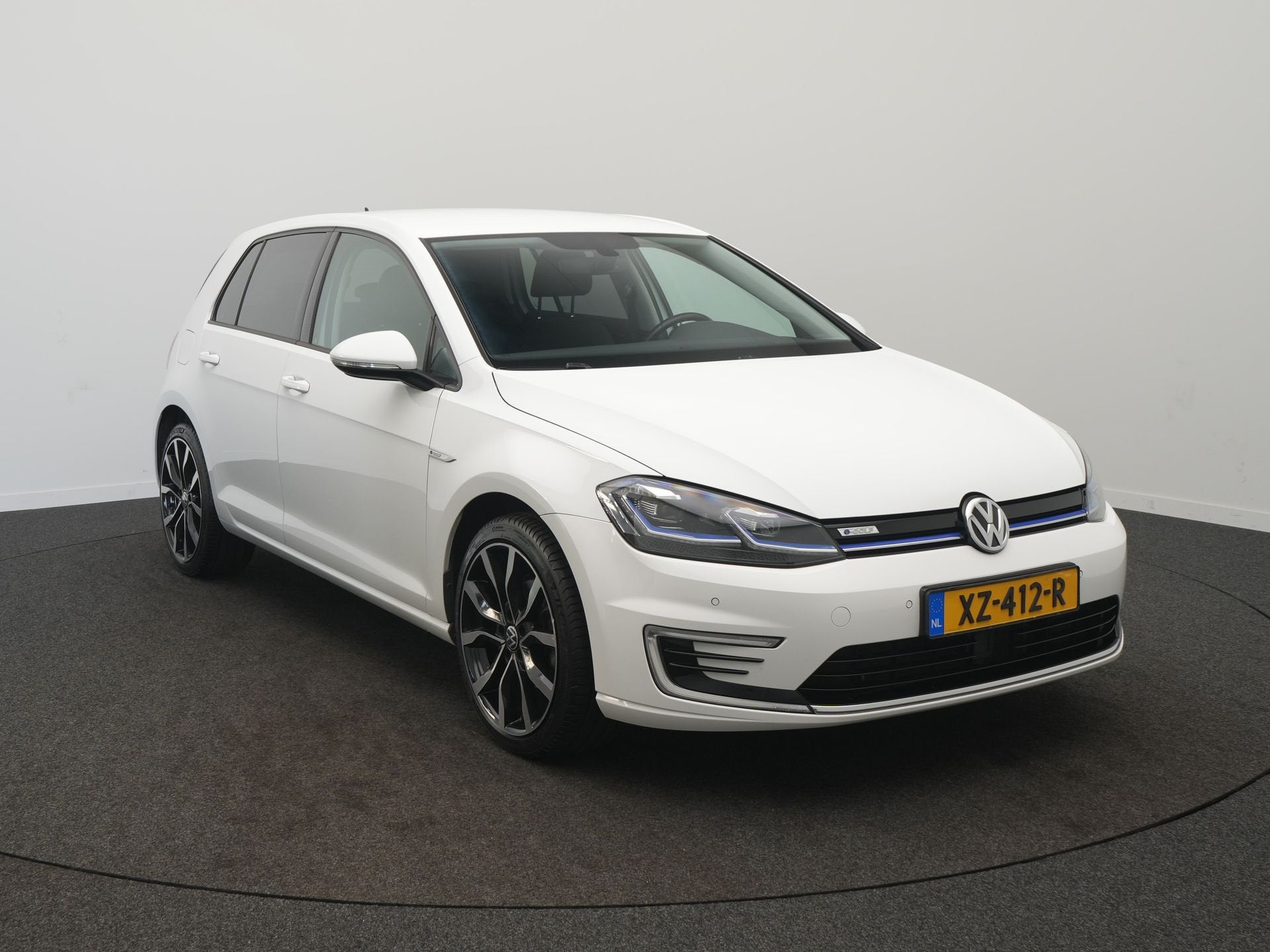 Volkswagen e-Golf e-Golf - RIJKLAARPRIJS - SOH 90% - Volledi, Auto's, 12 maanden, Gebruikt, Zwart, 35 kWh