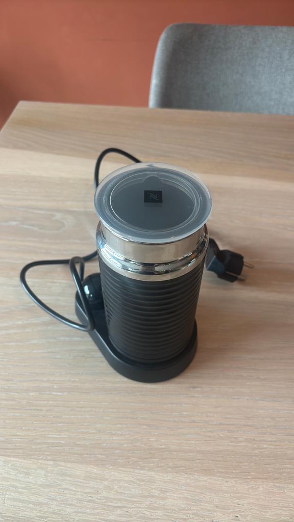 Nespresso melkopschuimer zwart Aerocinno, Ophalen, Zo goed als nieuw