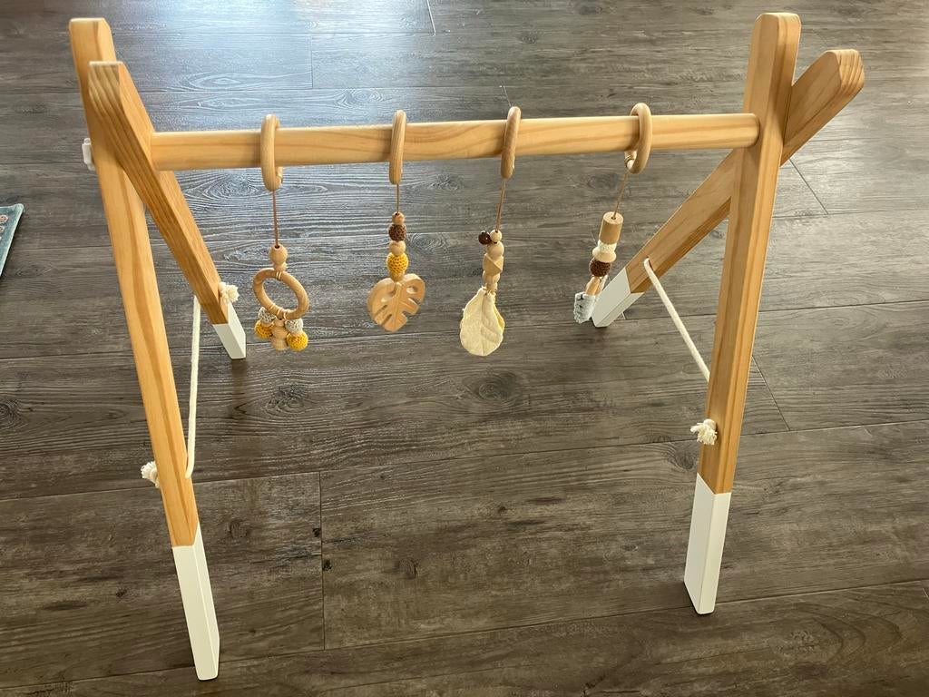 Houten babygym met diverse hangers, Ophalen, Zo goed als nieuw, Babygym