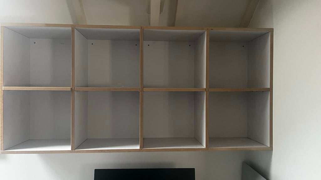 Witte kast met 8 vakken - Ideaal voor opslag, Ophalen, Met plank(en), Gebruikt, 100 tot 150 cm