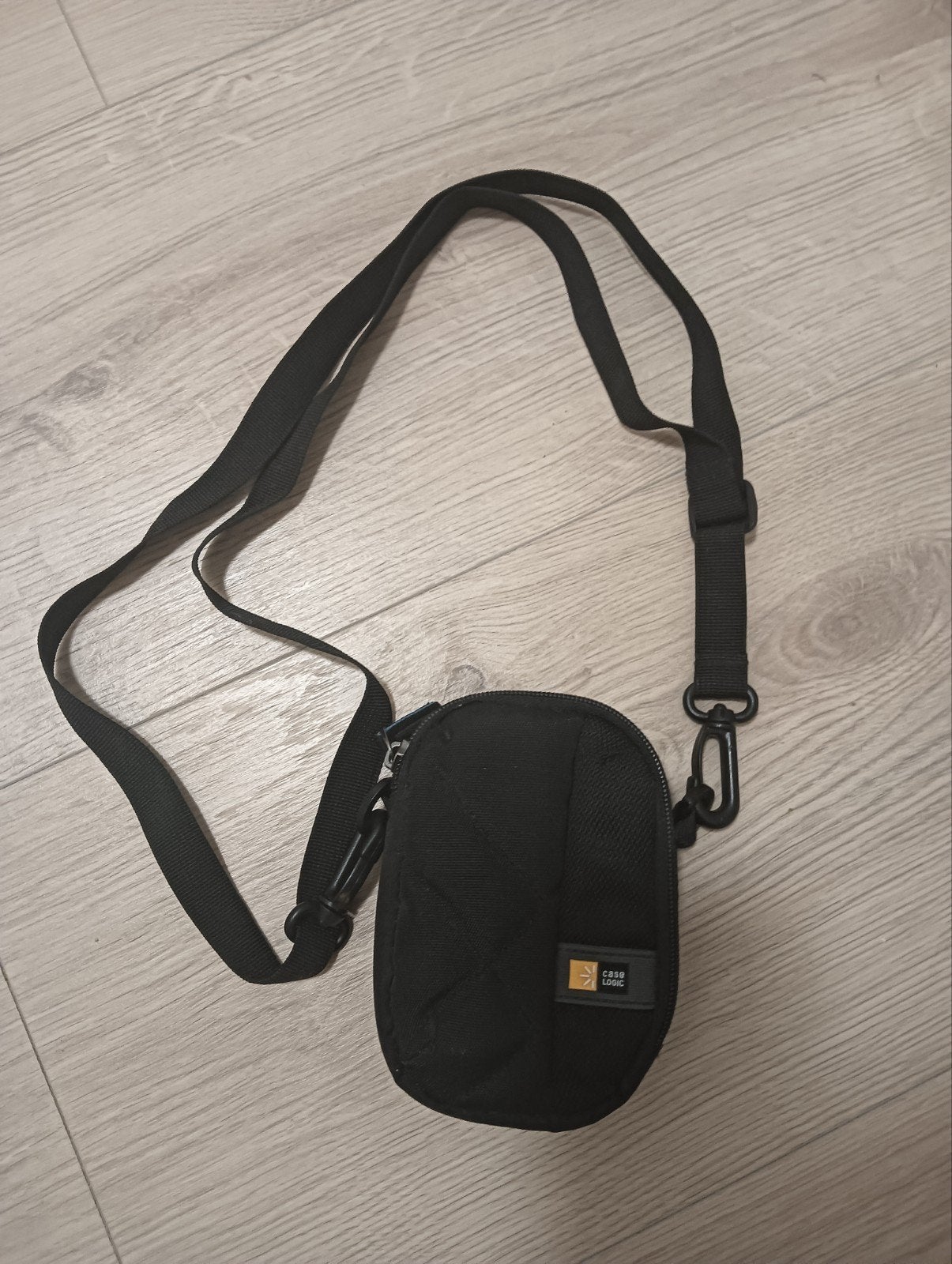 Case Logic Medium Cameratas Zwart - Stijlvol & Compact, Ophalen of Verzenden, Zo goed als nieuw, Zwart, Schoudertas