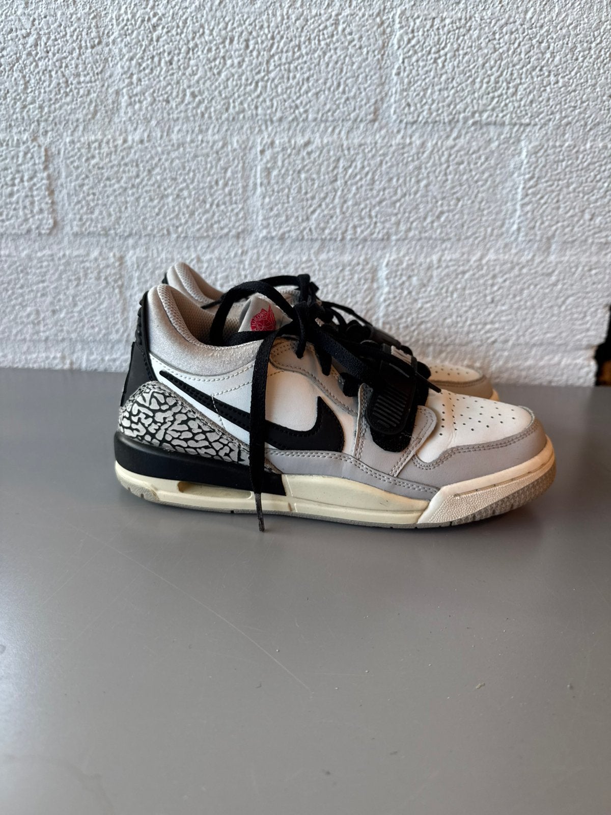 Nike air jordan maat 37,5, Ophalen of Verzenden, Zo goed als nieuw, Sneakers of Gympen