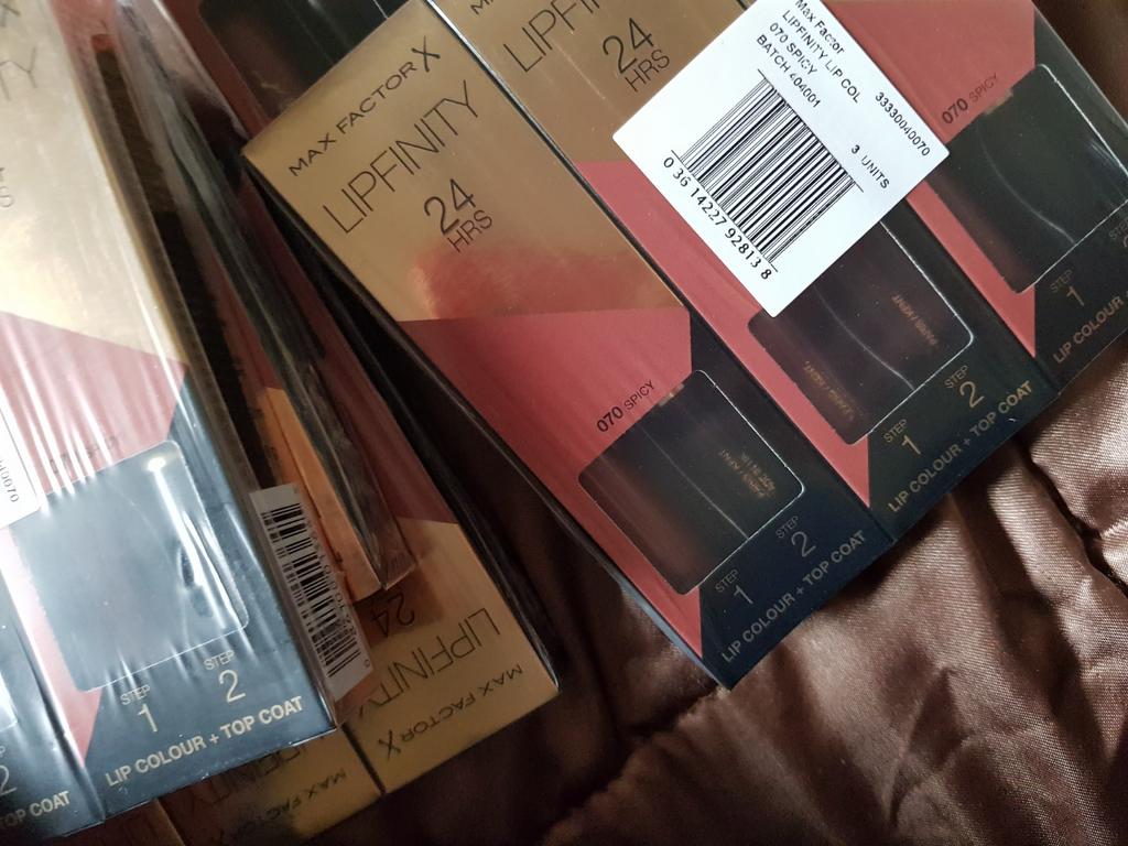 10 stuks maxfactor lipfinity zonder topcoat nr 070, Verzenden, Nieuw, Overige kleuren, Handen en Nagels