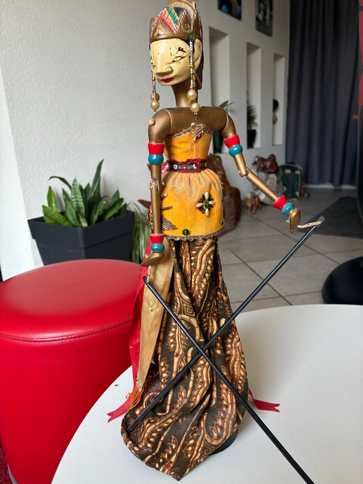 Prachtige handgemaakte Indonesische Wayang Golek pop, 45 cm, Antiek en Kunst, Ophalen of Verzenden, Pop, Handgemaakt, Hout