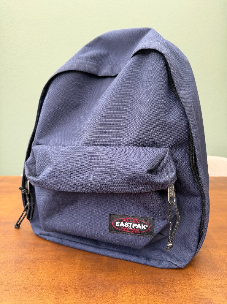 ** Marineblauwe Eastpak rugzak 27 liter 13.3 inch laptop **, Ophalen of Verzenden, 30 tot 45 cm, Eastpak, Minder dan 25 cm