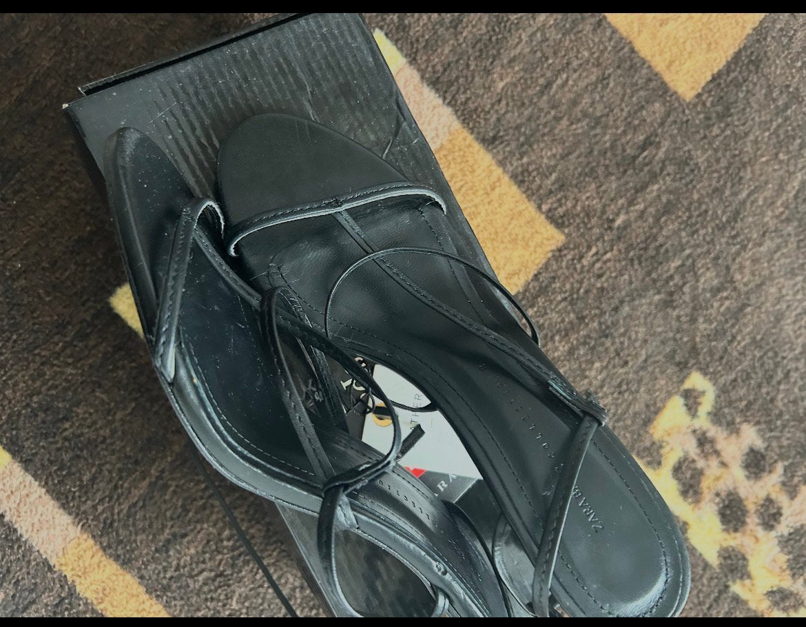 Zwarte leren sandalen, merk Zara,, Nieuw, Zara, Zwart, Sandalen of Muiltjes
