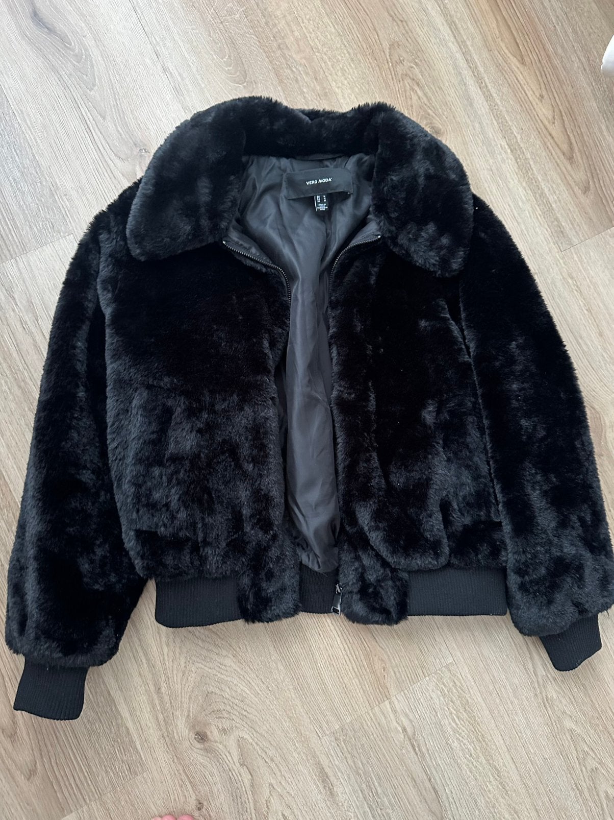 Fluffy faux fur bomberjack, Ophalen of Verzenden, Nieuw, Maat 38/40 (M), Zwart