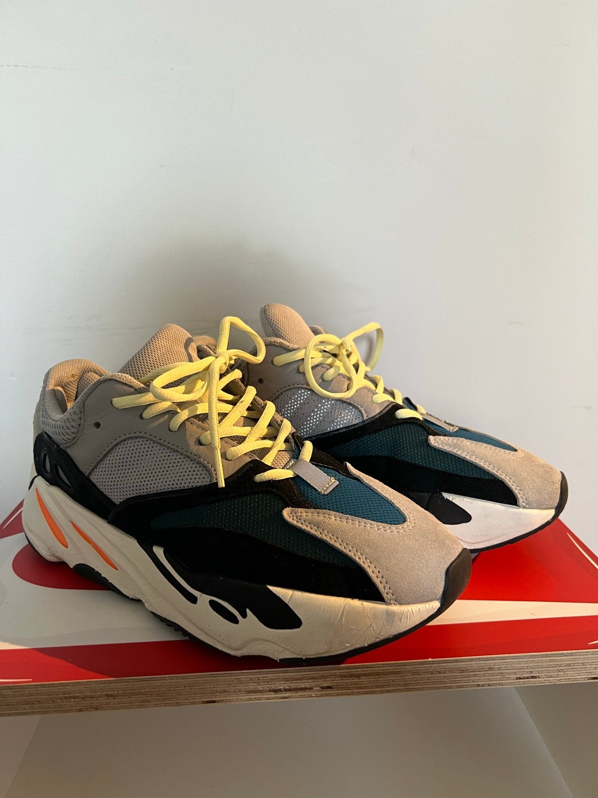 Verschillende Yeezy sneakers - Diverse modellen en maten, Ophalen, Gedragen, Overige kleuren, Sneakers of Gympen
