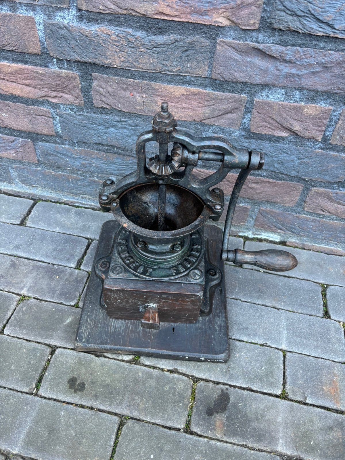 Antieke gietijzeren koffiemolen Peugeot Freres Brevetes, Antiek en Kunst, Antiek | Gereedschap en Instrumenten, Ophalen of Verzenden