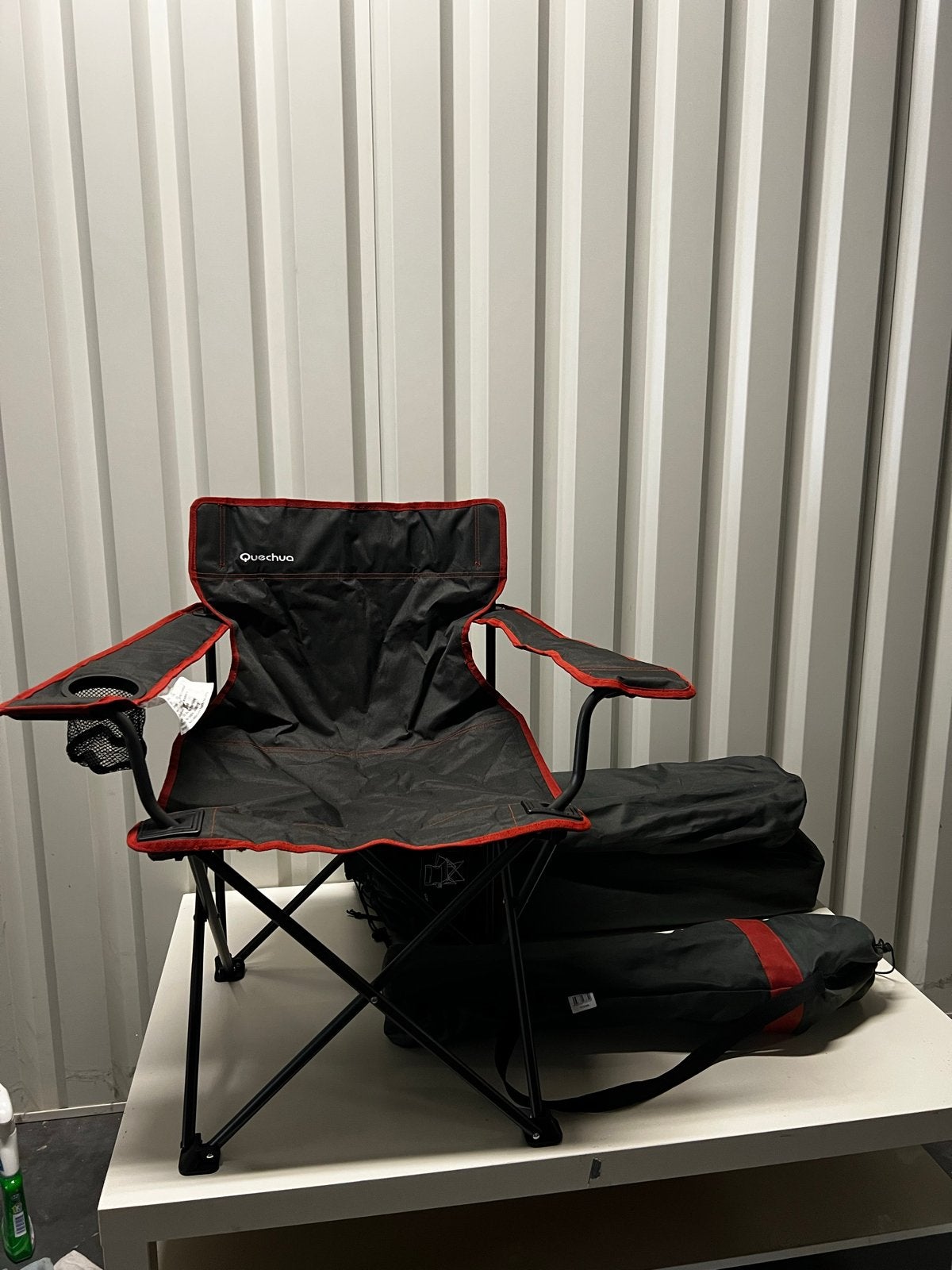 4x Quechua Campingstoelen (2x met, 2x zonder armleuning), Caravans en Kamperen, Ophalen, Zo goed als nieuw, Campingstoel