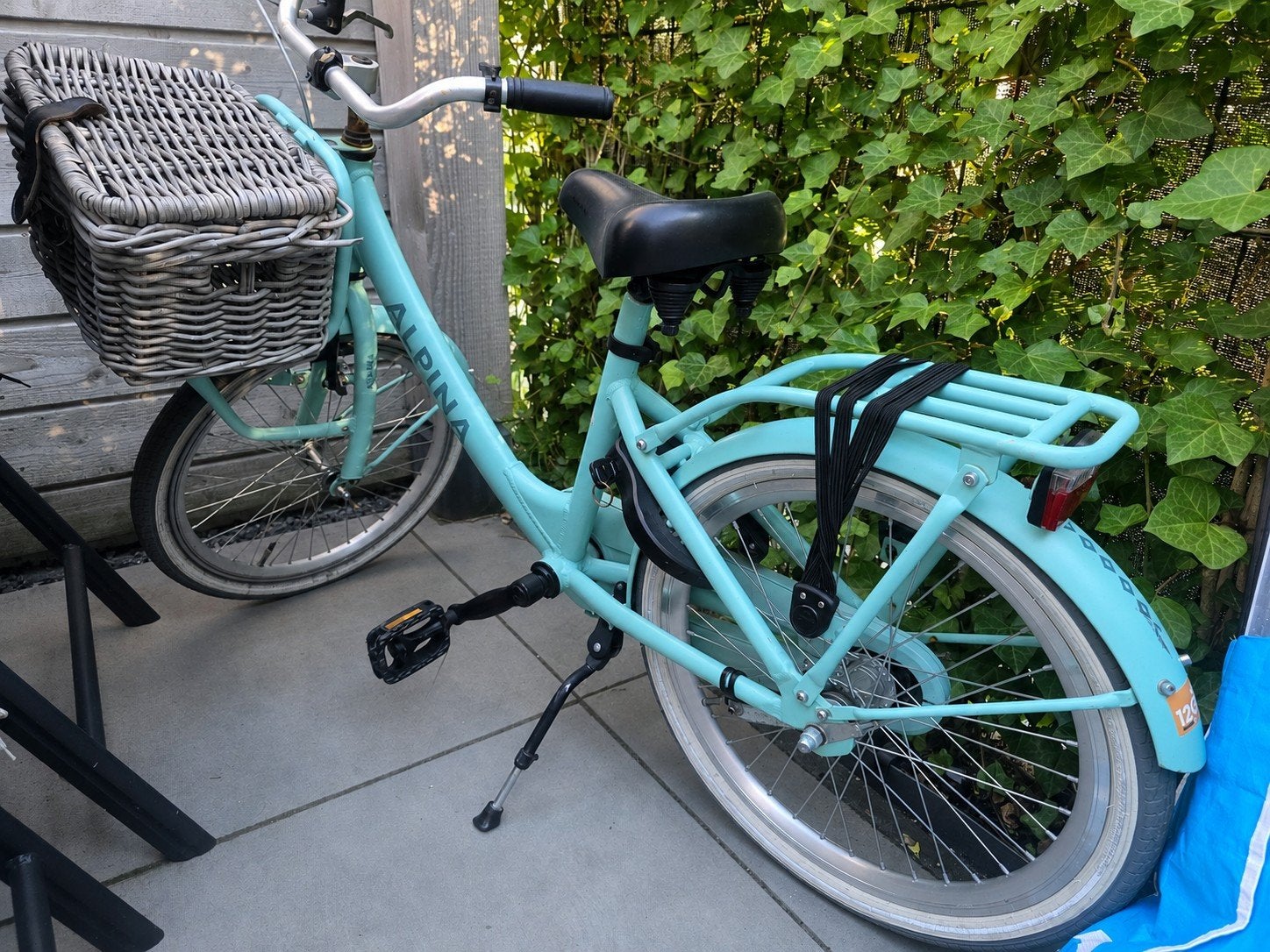Alpina fiets met mandje - roest hier en daar, Fietsen en Brommers, Fietsen | Meisjes, Ophalen
