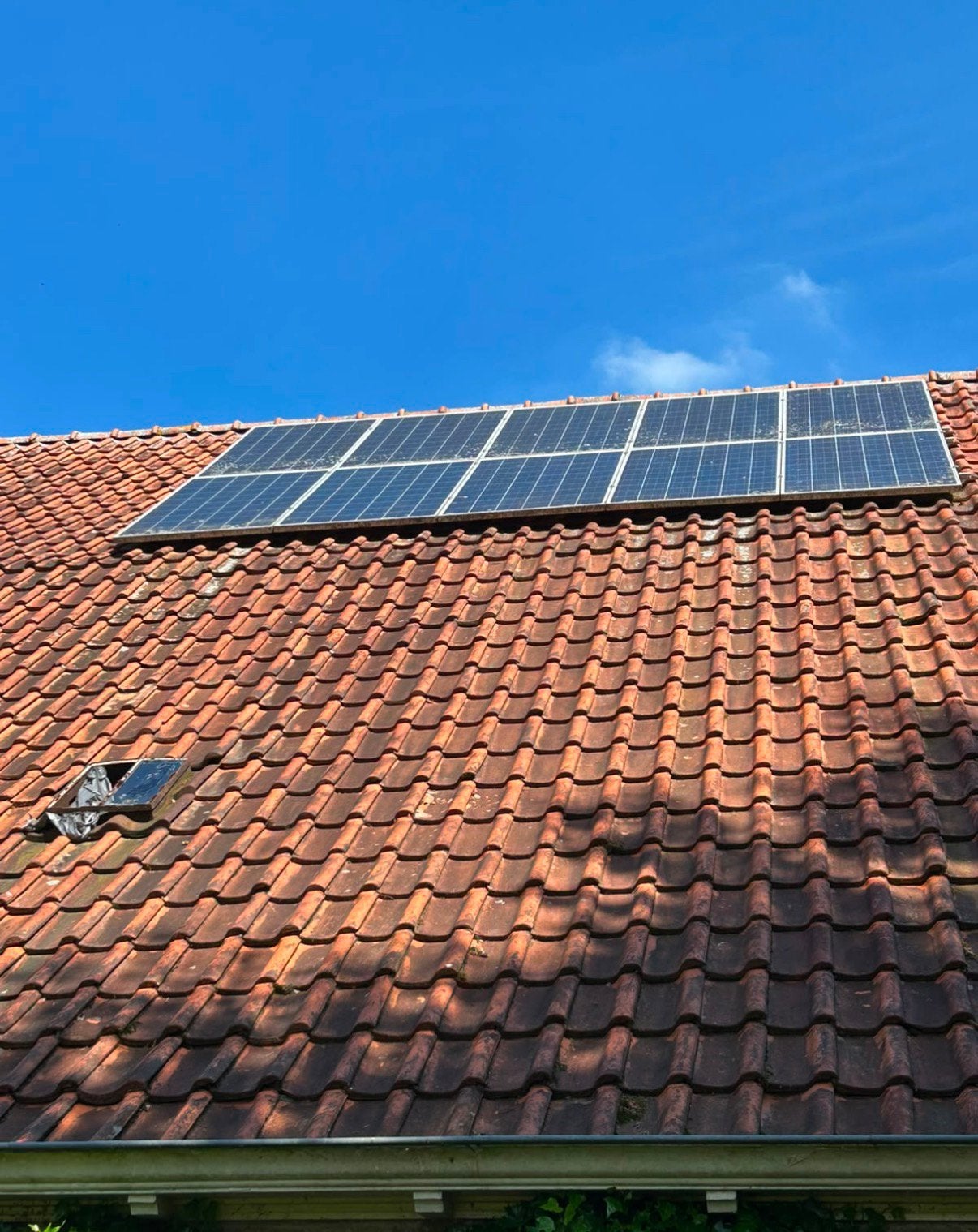 10 zonnepanelen Met omvormer, Doe-het-zelf en Verbouw, Zonnepanelen en Toebehoren, Ophalen, Gebruikt, Compleet systeem, 200 wattpiek of meer