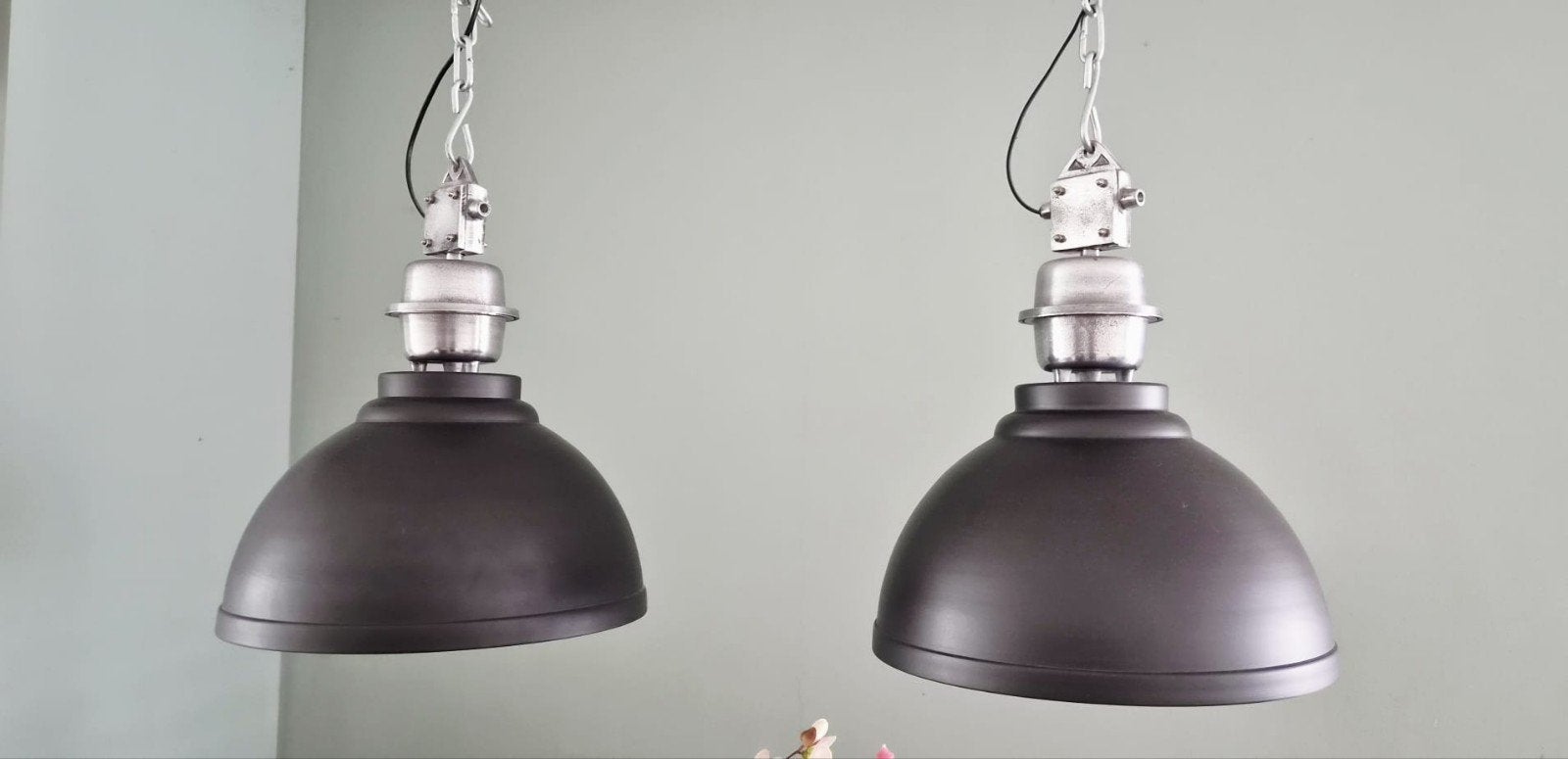 2x Zwarte Hanglampen - Ø 42 cm, H 50 cm, Huis en Inrichting, Lampen | Hanglampen, Gebruikt, Metaal, E27 (groot), Ophalen