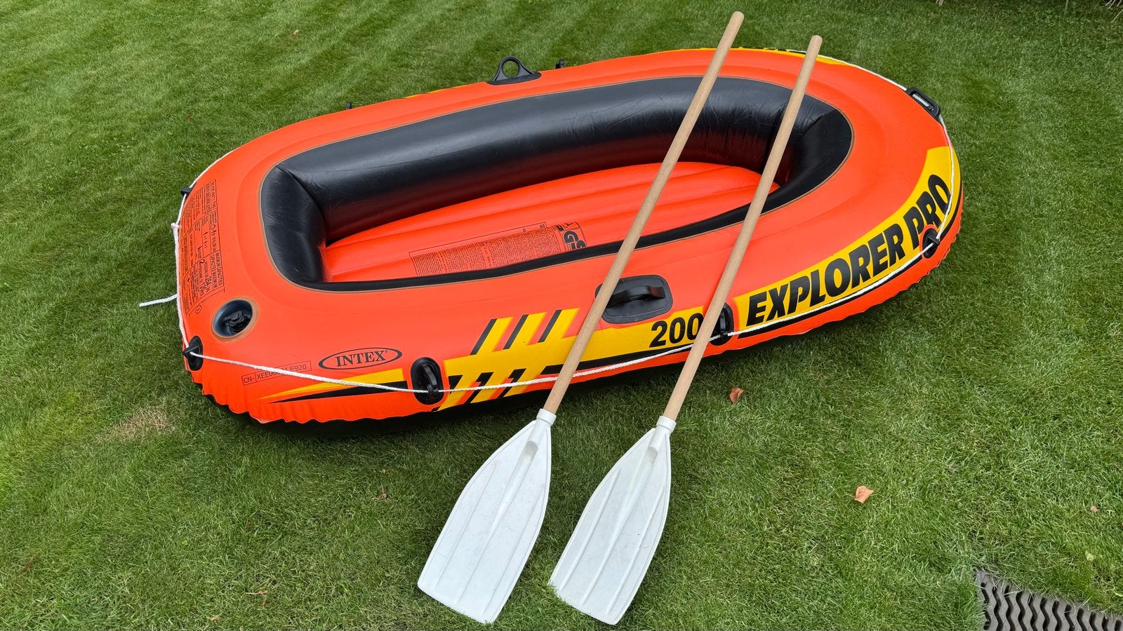 Intex Explorer Pro 200 opblaasboot met peddels, Ophalen of Verzenden, Nieuw