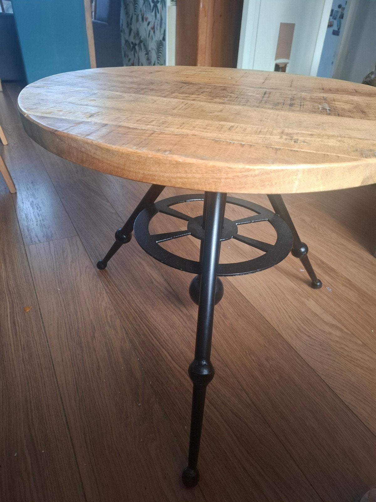 Industriële salontafel met mango houten blad, Ophalen, Zo goed als nieuw, Overige houtsoorten, Industrieel