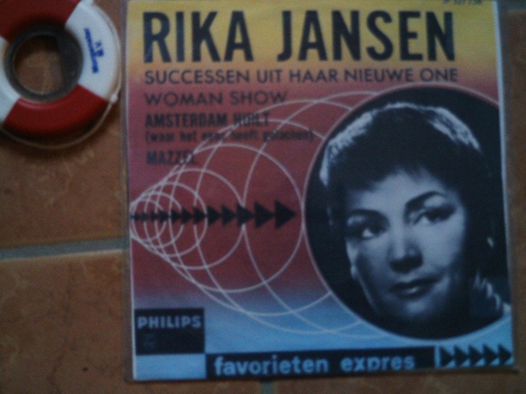 rika jansen - amsterdag huilt /// mazzel   15s, 7 inch, Ophalen of Verzenden, Zo goed als nieuw, Beschermende buitenhoes
