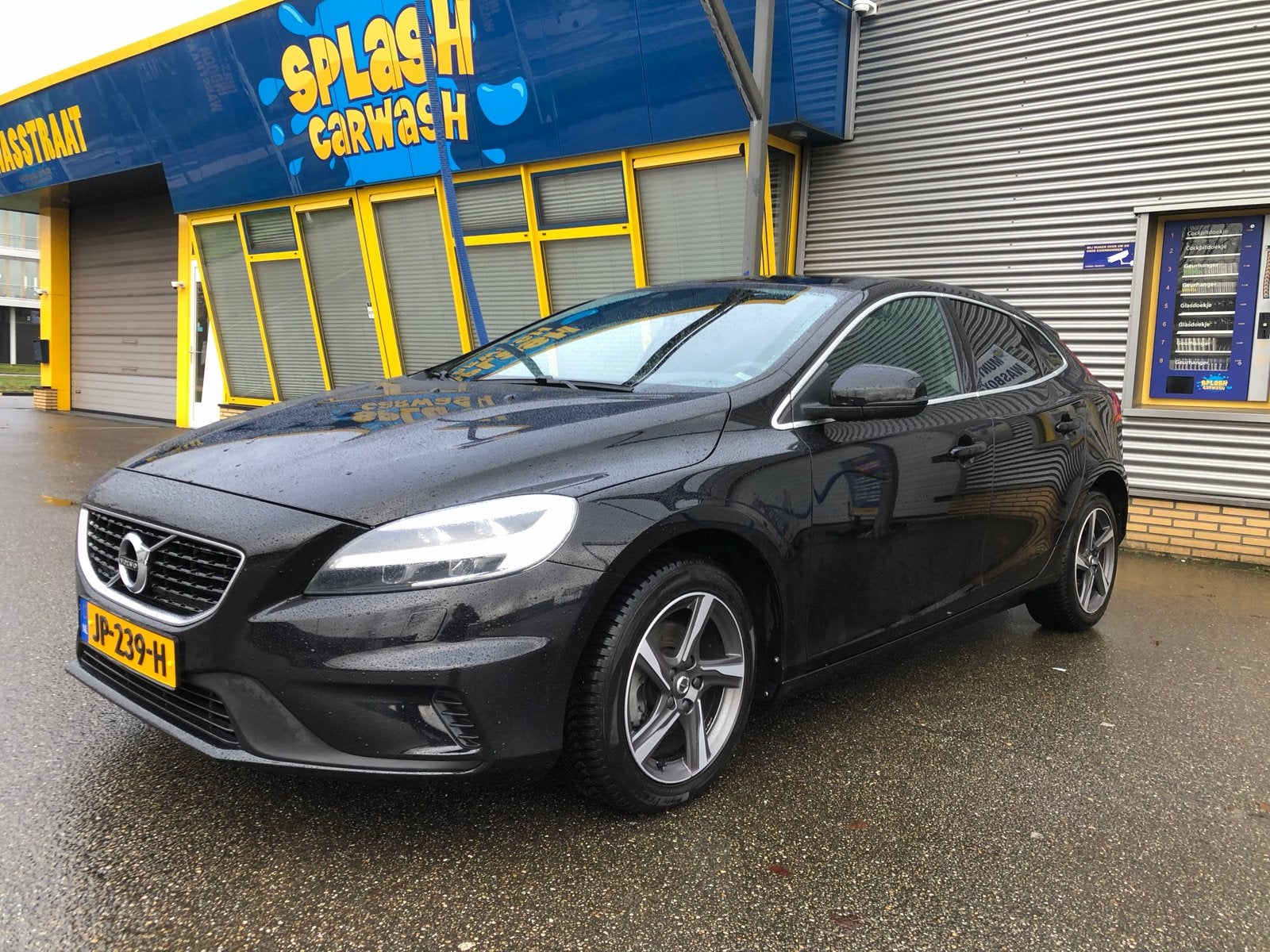 Volvo V40 2.0 diesel R-design 200pk 2016, Auto's, Voorwielaandrijving, 4 cilinders, 1969 cc, Zwart