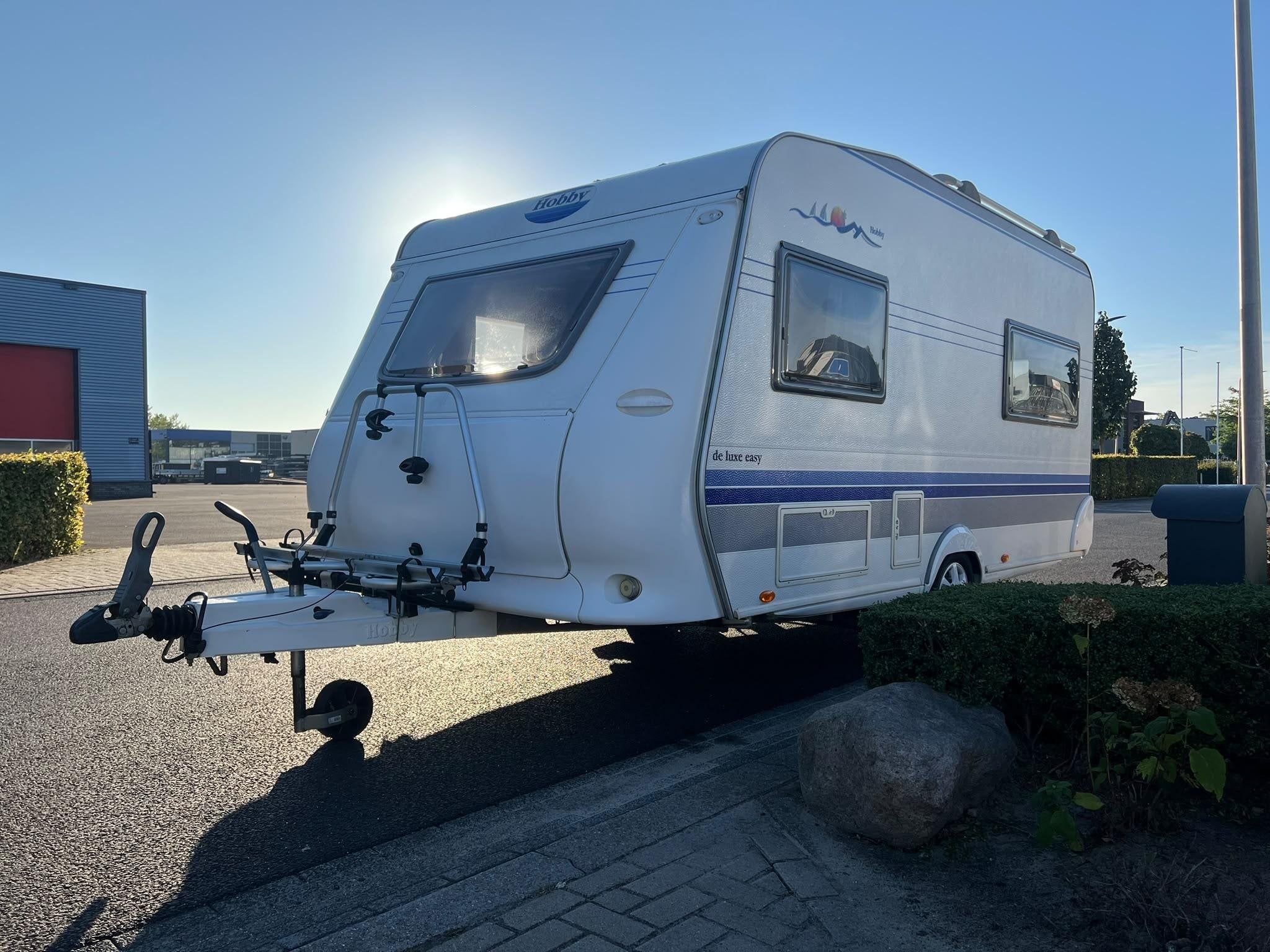 Hobby De Luxe Easy 440 SF | Fietsenrek Voor & Achter | Mover, Vast bed, Hobby, Tot en met 2, Bedrijf