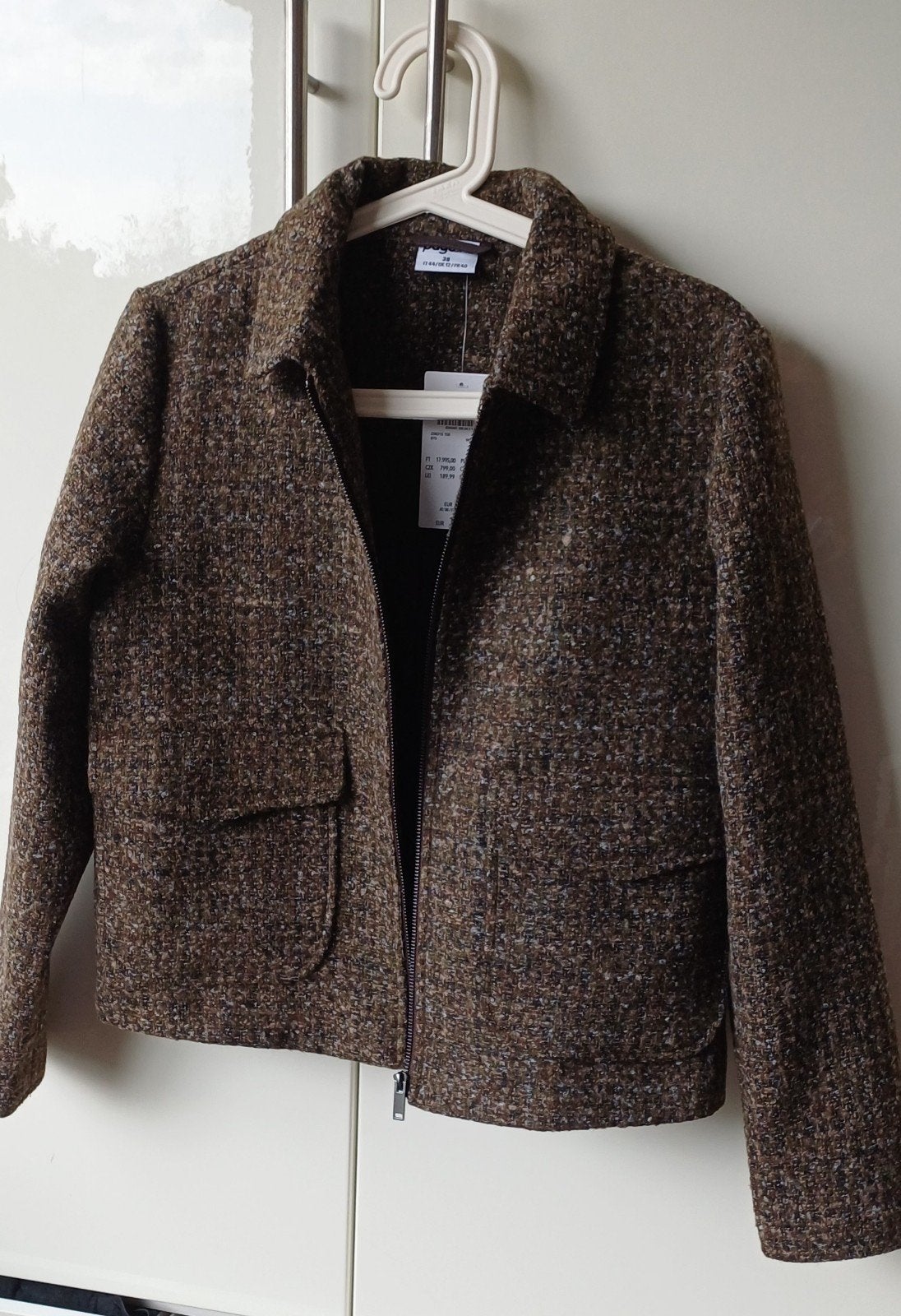 Nieuw jasje vd Takko mt.36/38, Kleding | Dames, Bruin, Nieuw, Ophalen of Verzenden, Jasje