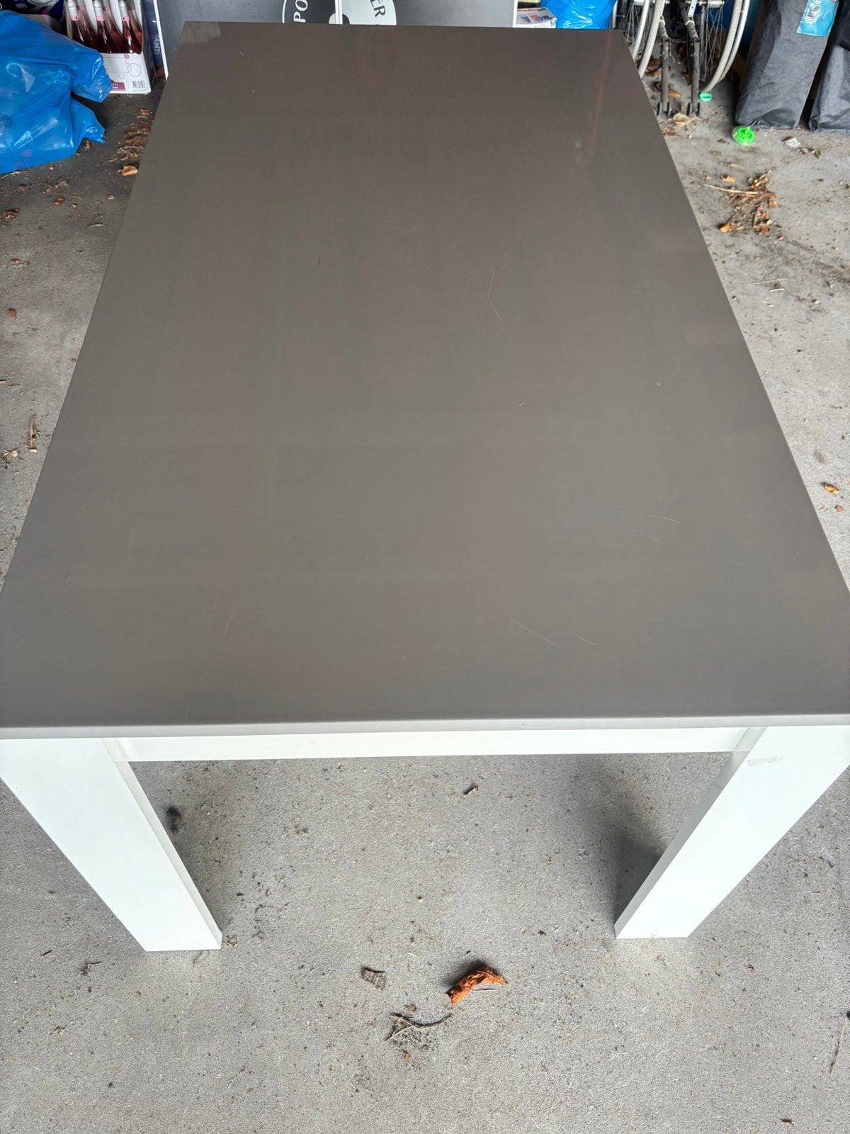 Hoogglans witte tafel met taupe bovenblad, Huis en Inrichting, Ophalen, Gebruikt, 50 tot 100 cm, 150 tot 200 cm